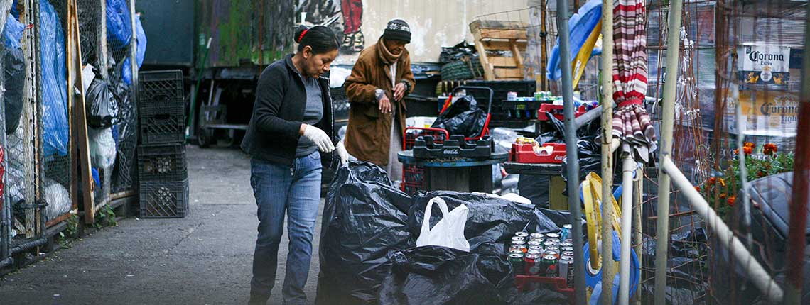 Resilient workers in New York City's informal economy.