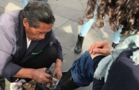 Mexican shoe shiner
