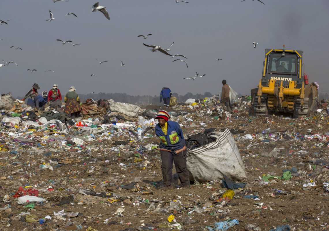 Recicladorxs en el relleno sanitario de Boitshepi en Sudáfrica